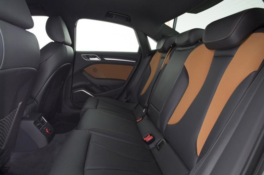 Интерьер Audi S3 Sedan (8V) 2013 года  (WW) (фото 32 из 95)